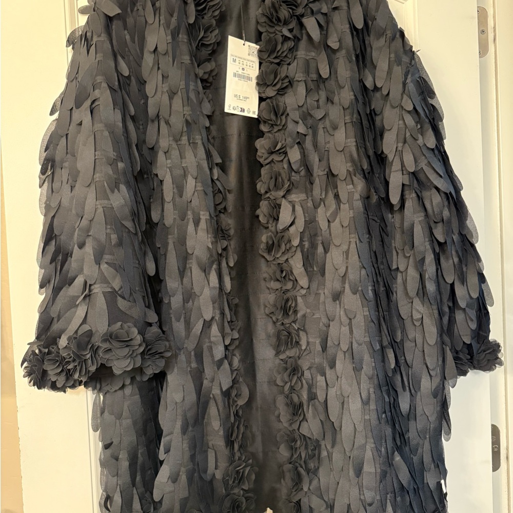Gray Textured Cape with Shaggy Design